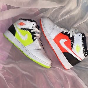 COPY - Air Jordan 1 Mid Composition Notebook sneakers - size 6